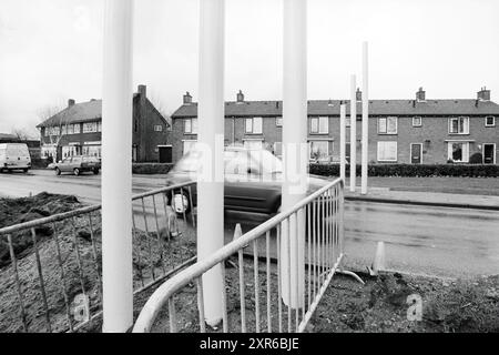 Yellow Post, Vogelenzang Border, Vogelenzang, 04-04-1994, Whizgle Dutch News: Immagini storiche su misura per il futuro. Esplora il passato dei Paesi Bassi con prospettive moderne attraverso le immagini delle agenzie olandesi. Colmare gli eventi di ieri con gli approfondimenti di domani. Intraprendi un viaggio senza tempo con storie che plasmano il nostro futuro. Foto Stock