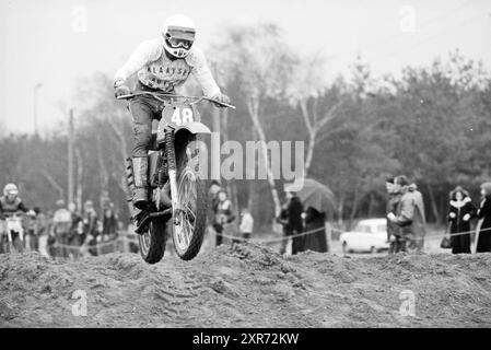 Motocross Wijchen sidecar, motociclette, gara motociclistica, 20-03-1978, Whizgle Dutch News: Immagini storiche su misura per il futuro. Esplora il passato dei Paesi Bassi con prospettive moderne attraverso le immagini delle agenzie olandesi. Colmare gli eventi di ieri con gli approfondimenti di domani. Intraprendi un viaggio senza tempo con storie che plasmano il nostro futuro. Foto Stock