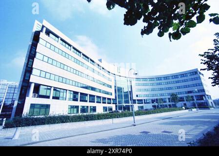 Esterno edificio vecchio stile Hoofddorp, Hoofddorp, Paesi Bassi, 17-09-1997, Whizgle Dutch News: Immagini storiche su misura per il futuro. Esplora il passato dei Paesi Bassi con prospettive moderne attraverso le immagini delle agenzie olandesi. Colmare gli eventi di ieri con gli approfondimenti di domani. Intraprendi un viaggio senza tempo con storie che plasmano il nostro futuro. Foto Stock