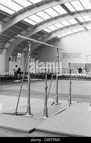 Ginnastica Paesi Bassi - Cecoslovacchia, ginnastica, 03-07-1966, Whizgle Dutch News: Immagini storiche su misura per il futuro. Esplora il passato dei Paesi Bassi con prospettive moderne attraverso le immagini delle agenzie olandesi. Colmare gli eventi di ieri con gli approfondimenti di domani. Intraprendi un viaggio senza tempo con storie che plasmano il nostro futuro. Foto Stock