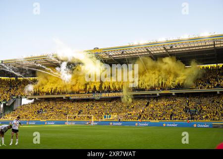 Broendby, Danimarca. 8 agosto 2024. I tifosi di Broendby SE visti sugli stand durante la partita di qualificazione della UEFA Conference League tra Broendby IF e Legia Warszawa al Broendby Stadion di Broendby. Credito: Gonzales Photo/Alamy Live News Foto Stock