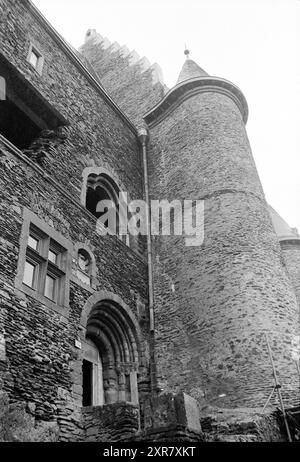 Ecc. ecc.. Vianden Lussemburgo, Lussemburgo, Reportage, Turismo, turisti, Vianden, Lussemburgo, 11-03-1981, Whizgle Dutch News: immagini storiche su misura per il futuro. Esplora il passato dei Paesi Bassi con prospettive moderne attraverso le immagini delle agenzie olandesi. Colmare gli eventi di ieri con gli approfondimenti di domani. Intraprendi un viaggio senza tempo con storie che plasmano il nostro futuro. Foto Stock