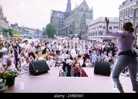 TROS Walk, 28-09-2002, Whizgle Dutch News: Immagini storiche su misura per il futuro. Esplora il passato dei Paesi Bassi con prospettive moderne attraverso le immagini delle agenzie olandesi. Colmare gli eventi di ieri con gli approfondimenti di domani. Intraprendi un viaggio senza tempo con storie che plasmano il nostro futuro. Foto Stock