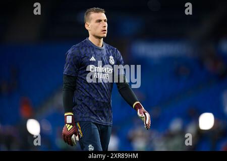 Andriy Lunin del Real Madrid CF si riscalda prima della partita LaLiga EA Sports tra il Real Sociedad e il Real Madrid CF allo stadio reale Arena il 2 aprile Foto Stock