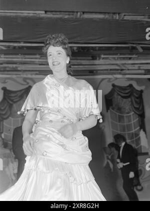 Corrente 13-1950: Operetta da circo estiva. "Annie prendi la tua pistola" si svolge in una tenda da circo a Sankthanshaugen. Foto: Sverre A. Børretzen / Aktuell / NTB ***la foto non viene elaborata*** il testo dell'immagine viene tradotto automaticamente. il testo dell'immagine viene tradotto automaticamente Foto Stock