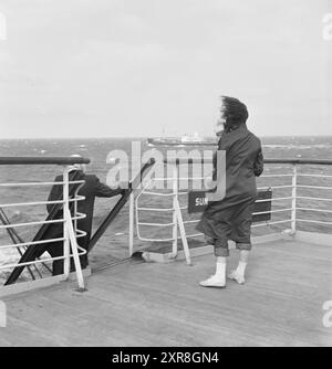 Attuale 14-15-1951: I turisti stanno arrivando. Dalla fine di maggio fino all'inizio dell'estate, la nuova e scintillante nave passeggeri di America Line "Oslofjord" è piena di turisti quando arriva nel paese. Foto: Sverre A. Børretzen / Aktuell / NTB ***la foto non viene elaborata*** il testo dell'immagine viene tradotto automaticamente. il testo dell'immagine viene tradotto automaticamente Foto Stock