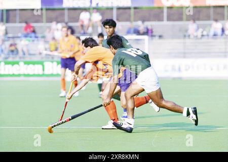 Finale della Coppa del mondo di hockey, Pakistan - Paesi Bassi, 04-12-1994, Whizgle Dutch News: Immagini storiche su misura per il futuro. Esplora il passato dei Paesi Bassi con prospettive moderne attraverso le immagini delle agenzie olandesi. Colmare gli eventi di ieri con gli approfondimenti di domani. Intraprendi un viaggio senza tempo con storie che plasmano il nostro futuro. Foto Stock