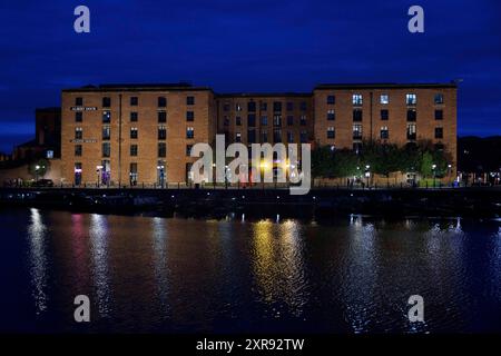 Vista generale (GV) del Royal Albert Dock a Liverpool in serata. Immagine scattata il 4 agosto 2024. © Belinda Jiao jiao.bilin@gmail.com 07598931257 Foto Stock