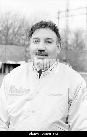 Bloemendaal team e capi, Baseball, Baseball Kinheim, 12-03-1988, Whizgle Dutch News: Immagini storiche su misura per il futuro. Esplora il passato dei Paesi Bassi con prospettive moderne attraverso le immagini delle agenzie olandesi. Colmare gli eventi di ieri con gli approfondimenti di domani. Intraprendi un viaggio senza tempo con storie che plasmano il nostro futuro. Foto Stock