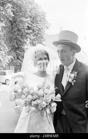 TV. Annunciatore Els Oudendijk - Kees Brandt, Marriage, 28-05-1964, Whizgle Dutch News: Immagini storiche su misura per il futuro. Esplora il passato dei Paesi Bassi con prospettive moderne attraverso le immagini delle agenzie olandesi. Colmare gli eventi di ieri con gli approfondimenti di domani. Intraprendi un viaggio senza tempo con storie che plasmano il nostro futuro. Foto Stock