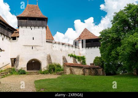 La chiesa fortificata di Viscri è una chiesa fortificata luterana a Viscri, nella contea di Brașov, nella regione della Transilvania della Romania Foto Stock