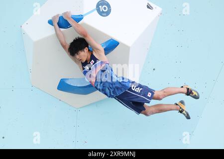 Le Bourget, Francia. 9 agosto 2024. Sorato Anraku (JPN) Sport Climbing : Boulder & Lead maschile, finale Boulder durante i Giochi Olimpici di Parigi 2024 presso le Bourget Sport Climbing Venue a le Bourget, Francia . Crediti: Yohei Osada/AFLO SPORT/Alamy Live News Foto Stock