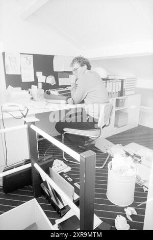Sig. Sandenburg business space in casa vostra, persone aziende, 07-08-1986, Whizgle Dutch News: Immagini storiche su misura per il futuro. Esplora il passato dei Paesi Bassi con prospettive moderne attraverso le immagini delle agenzie olandesi. Colmare gli eventi di ieri con gli approfondimenti di domani. Intraprendi un viaggio senza tempo con storie che plasmano il nostro futuro. Foto Stock