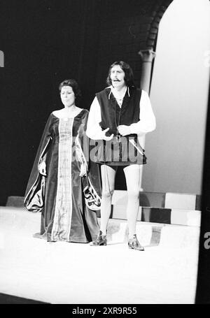 Opera: Il Pirata Bellini, Opera, operetta, 09-11-1977, Whizgle Dutch News: Immagini storiche su misura per il futuro. Esplora il passato dei Paesi Bassi con prospettive moderne attraverso le immagini delle agenzie olandesi. Colmare gli eventi di ieri con gli approfondimenti di domani. Intraprendi un viaggio senza tempo con storie che plasmano il nostro futuro. Foto Stock