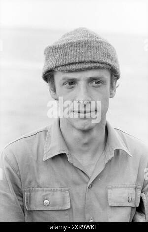 Ritratto dell'uomo con cappello, 01-01-1985, Whizgle Dutch News: Immagini storiche su misura per il futuro. Esplora il passato dei Paesi Bassi con prospettive moderne attraverso le immagini delle agenzie olandesi. Colmare gli eventi di ieri con gli approfondimenti di domani. Intraprendi un viaggio senza tempo con storie che plasmano il nostro futuro. Foto Stock