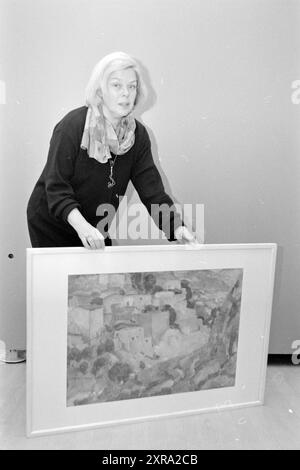 Tre dipendenti del Frans Hals Museum e di Verweyhal, Haarlem, Grote Markt, Paesi Bassi, 05-12-1999, Whizgle Dutch News: immagini storiche su misura per il futuro. Esplora il passato dei Paesi Bassi con prospettive moderne attraverso le immagini delle agenzie olandesi. Colmare gli eventi di ieri con gli approfondimenti di domani. Intraprendi un viaggio senza tempo con storie che plasmano il nostro futuro. Foto Stock