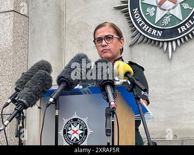 Melanie Jones, assistente capo del PSNI, informa i media durante una conferenza stampa presso la sede centrale del PSNI a Belfast est, che ci sarà una significativa operazione di polizia visibile in tutta l'Irlanda del Nord per una protesta anti-immigrazione pianificata e contro-protesta venerdì sera e durante il fine settimana alla polizia eventi pianificati, così come qualsiasi disturbo spontaneo che possa insorgere. Data foto: Venerdì 9 agosto 2024. Foto Stock