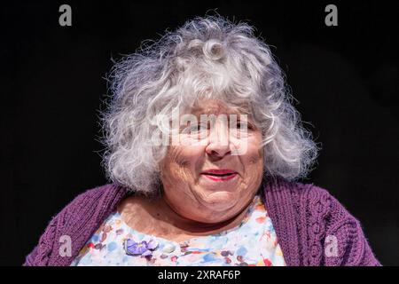 Edimburgo, Regno Unito. 09 agosto 2024 nella foto: Miriam Margolyes OBE. Al Fringe Festival di Edimburgo di quest'anno, la serie di interviste All Talk vede il presentatore ospite, Matthew Stadlen, che sta intervistando l'attrice anglo-australiana Miriam Margolyes OBE . Crediti: Rich Dyson/Alamy Live News Foto Stock