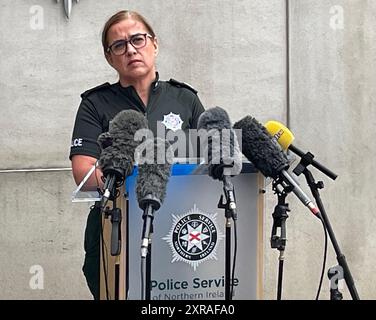 Melanie Jones, assistente capo del PSNI, informa i media durante una conferenza stampa presso la sede centrale del PSNI a Belfast est, che ci sarà una significativa operazione di polizia visibile in tutta l'Irlanda del Nord per una protesta anti-immigrazione pianificata e contro-protesta venerdì sera e durante il fine settimana alla polizia eventi pianificati, così come qualsiasi disturbo spontaneo che possa insorgere. Data foto: Venerdì 9 agosto 2024. Foto Stock