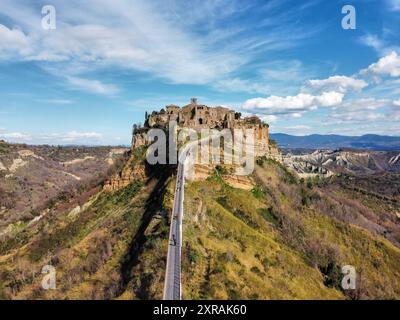 Vista aerea della famosa Civita di Bagnoregio Foto Stock