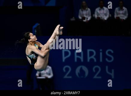 Parigi, Francia. 09 agosto 2024. (240809) -- SAINT-DENIS, 9 agosto 2024 (Xinhua) -- Nur Dhabitah Sabri della Malesia gareggia durante la finale femminile di trampolino di 3 m alle Olimpiadi di Parigi 2024 a Saint-Denis, Francia, 8 agosto 2024. (Xinhua/Wang Peng) credito: Xinhua/Alamy Live News Foto Stock