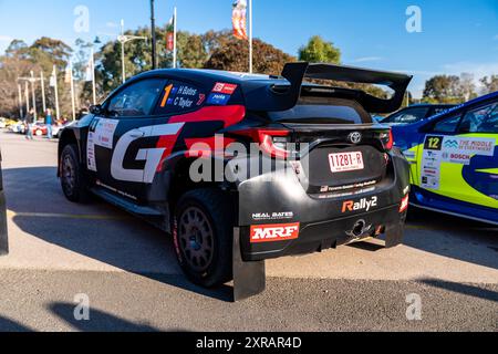 Heyfield, Victoria, Australia. 9 agosto 2024. HARRY BATES & CORAL TAYLOR (1) entra nel porto di sale prima dell'apertura ufficiale del Middle of Everywhere Gippsland Rally 2024. (Credit Image: © James Forrester/ZUMA Press Wire) SOLO PER USO EDITORIALE! Non per USO commerciale! Foto Stock