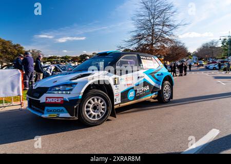 Heyfield, Victoria, Australia. 9 agosto 2024. STEVE MAGUIRE e BEN SEARCY (7) entrano nel Porto di sale prima dell'apertura ufficiale del Middle of Everywhere Gippsland Rally 2024. (Credit Image: © James Forrester/ZUMA Press Wire) SOLO PER USO EDITORIALE! Non per USO commerciale! Foto Stock