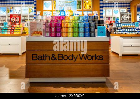 Candele profumate in mostra presso un negozio Bath & Body Works a George Town, Pengang, Malesia Foto Stock