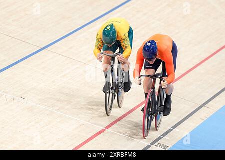 Parigi, Francia. 09 agosto 2024. PARIGI, FRANCIA - 9 AGOSTO: Harrie Lavreysen dei Paesi Bassi, Matthew Richardson dell'Australia gareggia nelle finali Sprint maschili durante il giorno 14 del Ciclismo - pista - Giochi Olimpici Parigi 2024 al Velodromo di Saint-Quentin-en-Yvelines il 9 agosto 2024 a Parigi, Francia. (Foto di Andre Weening/Orange Pictures) credito: Orange Pics BV/Alamy Live News Foto Stock