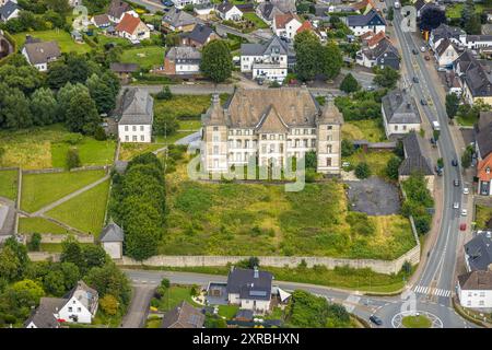 Luftbild, ehemalige Deutschordenskommende Mülheim Schloss, Sichtigvor, Warstein, Sauerland, Nordrhein-Westfalen, Deutschland ACHTUNGxMINDESTHONORARx60xEURO *** Vista aerea, ex castello Deutschordenskommende Mülheim, Sichtigvor, Warstein, Sauerland, Renania settentrionale-Vestfalia, Germania ACHTUNGxMINDESTHONORARx60xEURO Foto Stock