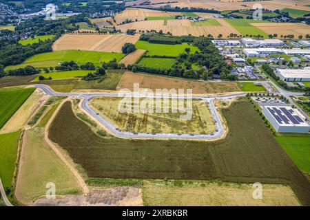 Luftbild, Industriepark Gewerbegebiet-Nord, Ausbaufläche Marie-Curie-Straße und Wiesen und Felder, Belecke, Warstein, Sauerland, Nordrhein-Westfalen, Deutschland ACHTUNGxMINDESTHONORARx60xEURO *** Vista aerea, parco industriale, zona industriale nord, zona di espansione Marie Curie Straße e prati e campi, Belecke, Warstein, Sauerland, Renania settentrionale-Vestfalia, Germania ATTENTIONxMINDESTHONORARx60xEURO Foto Stock