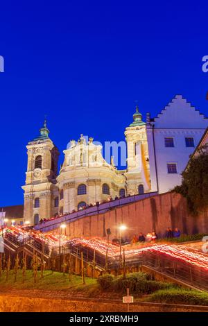 Weingarten, Basilica di San Martino, processione a lume di candela alla vigilia del Blutritt processione equestre a Oberschwaben, Allgäu, Baden-Württemberg, Germania Foto Stock