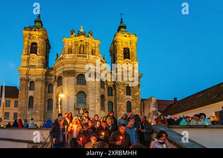 Weingarten, Basilica di San Martino, processione a lume di candela alla vigilia del Blutritt processione equestre a Oberschwaben, Allgäu, Baden-Württemberg, Germania Foto Stock