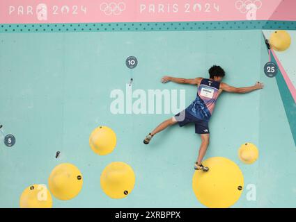 Le Bourget, Francia. 9 agosto 2024. Anraku Sorato del Giappone gareggia durante la finale maschile di arrampicata sportiva ai Giochi Olimpici di Parigi 2024 a le Bourget Climbing Venue, vicino Parigi, Francia, 9 agosto 2024. Crediti: Gao Jing/Xinhua/Alamy Live News Foto Stock