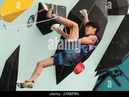 Le Bourget, Francia. 9 agosto 2024. Anraku Sorato del Giappone gareggia durante la finale maschile di arrampicata sportiva ai Giochi Olimpici di Parigi 2024 a le Bourget Climbing Venue, vicino Parigi, Francia, 9 agosto 2024. Crediti: Gao Jing/Xinhua/Alamy Live News Foto Stock