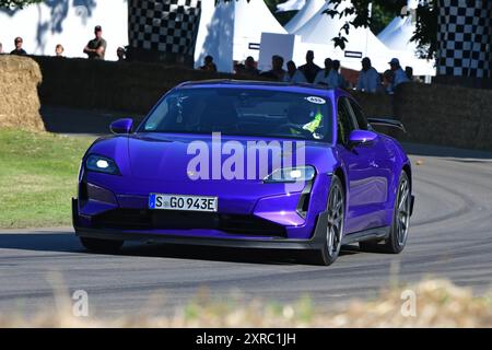 Porsche Taycan Turbo GT, Supercar Run, un'opportunità per vedere, ascoltare e avvicinarsi alle auto più prestigiose del mondo, e per pochi fortunati la chan Foto Stock