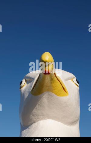 England, Kent, Folkestone, Folkestone Harbour, Creative Folkestone artwork intitolato "The Mobile Gull Appreciation Unit" di Mark Dion 2008 Foto Stock