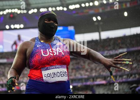 Saint Denis, Francia. 09 agosto 2024. Olimpiadi, Parigi 2024, atletica leggera, Stade de France, Raven Saunders dagli Stati Uniti in azione. Crediti: Michael Kappeler/dpa/Alamy Live News Foto Stock