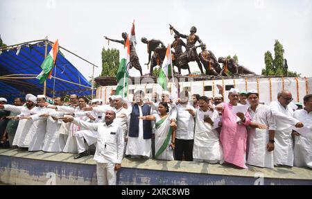 Patna, India. 09 agosto 2024. PATNA, INDIA - 9 AGOSTO: I membri del Congresso prestano giuramento in occasione di August Kranti Diwas fuori Shaheed Smarak il 9 agosto 2024 a Patna, India. (Foto di Santosh Kumar/Hindustan Times/Sipa USA) credito: SIPA USA/Alamy Live News Foto Stock