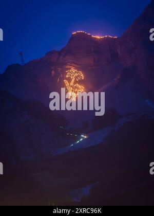 Tirolo Zugspitz Arena, falò di mezza estate, Tirolo, Austria Foto Stock