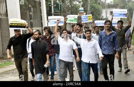 India. 09 agosto 2024. PATNA, INDIA - 9 AGOSTO: I membri dell'NSUI manifestano durante la riunione del Senato presso l'Università di Patna il 9 agosto 2024 a Patna, India. (Foto di Santosh Kumar/Hindustan Times/Sipa USA) credito: SIPA USA/Alamy Live News Foto Stock