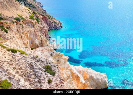 Formazioni rocciose multicolore, Firopotamos, Isola di Milos, Isole Cicladi, Grecia Foto Stock