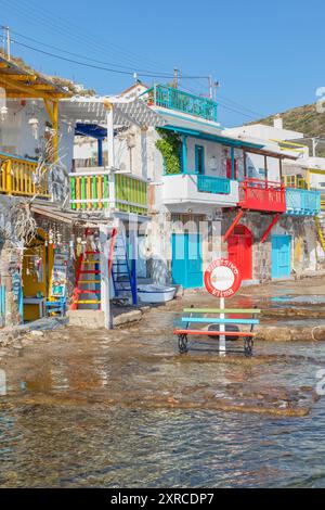 Il piccolo villaggio di pescatori di Klima, Klima, Milos, Isole Cicladi, Grecia Foto Stock