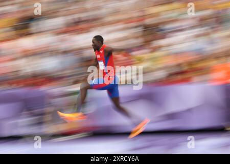 Parigi, Francia. 9 agosto 2024. Lazaro Martinez di Cuba gareggia durante la finale di salto triplo maschile di Athletics ai Giochi Olimpici di Parigi 2024, in Francia, 9 agosto 2024. Crediti: Li Ming/Xinhua/Alamy Live News Foto Stock