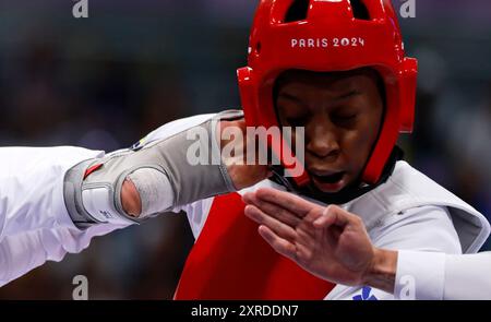 Pechino, Francia. 9 agosto 2024. Henrique Marques Rodrigues Fernandes del Brasile gareggia contro Saleh Elsharabaty (invisibile) della Giordania durante il round maschile di 80 kg di 16 partite di taekwondo ai Giochi Olimpici di Parigi 2024 a Parigi, in Francia, 9 agosto 2024. Crediti: Fei Maohua/Xinhua/Alamy Live News Foto Stock