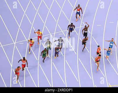 Pechino, Francia. 9 agosto 2024. Chen Jiapeng (3° L) e Yan Haibin (4° L) del team China gareggiano durante la staffetta maschile 4X100 m finale di Athletics ai Giochi Olimpici di Parigi 2024 a Parigi, Francia, 9 agosto 2024. Crediti: Zhang Keren/Xinhua/Alamy Live News Foto Stock