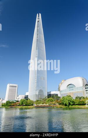 Vista panoramica del grattacielo sul lago nel centro di Seoul Foto Stock