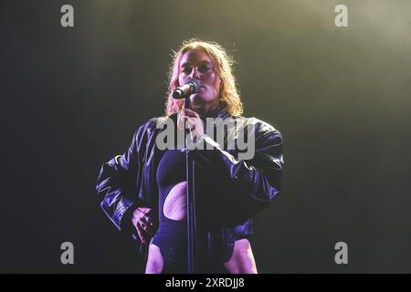 Skanderborg, Danimarca. 09 agosto 2024. Il duo synthpop svedese icona Pop esegue un concerto dal vivo durante il festival di musica danese SmukFest 2024 a Skanderborg. Credito: Gonzales Photo/Alamy Live News Foto Stock