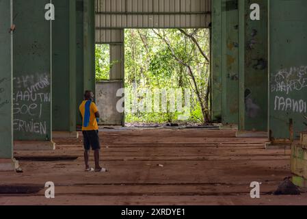 Apoera Railwaystation Suriname non ha mai usato e abbandonato lasciando 300 milioni di fiorini nella giungla Foto Stock