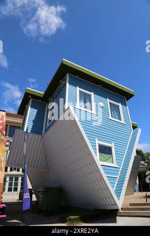 Upside Down House, Bournemouth, Dorset, Inghilterra, Gran Bretagna, Regno Unito, Regno Unito, Europa Foto Stock